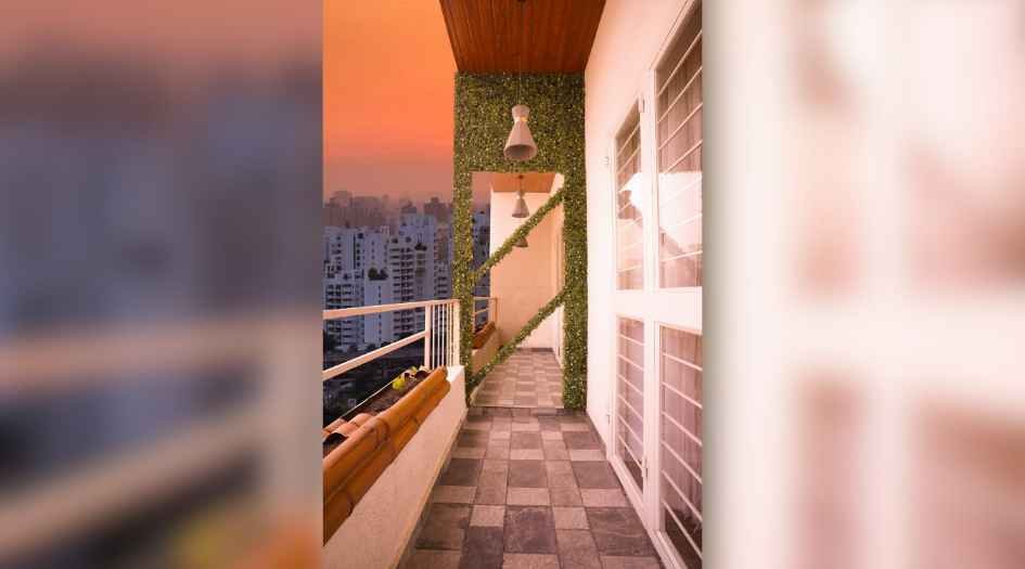 Kosmic-Kourt-Yard-Internnal-Balcony